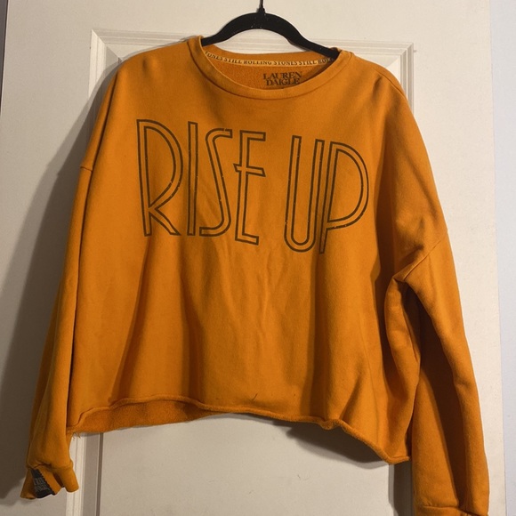 Lauren Daigle orange/yellow RISE UP concert revival sweatshirt Large cropped - Picture 3 of 8